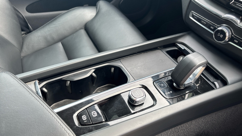 Volvo XC60 2.0 T6 [350] RC PHEV Plus Dark 5dr AWD Geartronic Estate